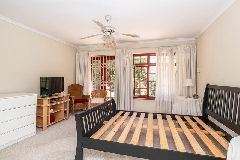 5 Bedroom Property for Sale in Constantia Western Cape